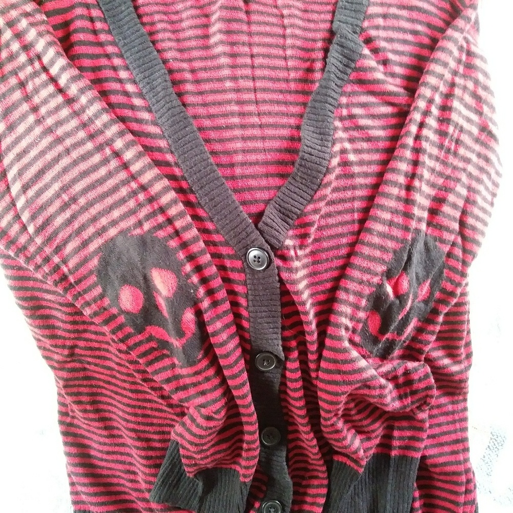 Hot Topic long sleeve,V neck 5 button down sweater